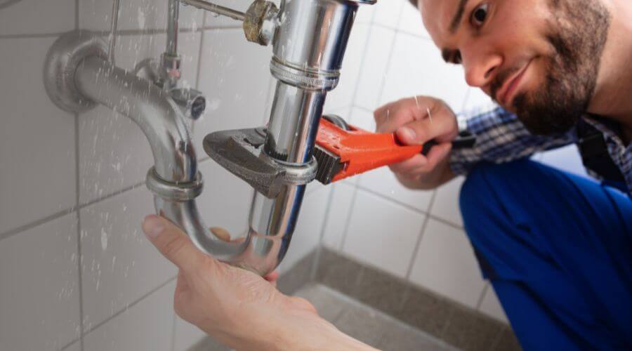 Leaking toilet repair in Caguas, PR